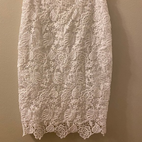 White Lace Banana Republic Pencil Skirt, Size 2 - Picture 1 of 5